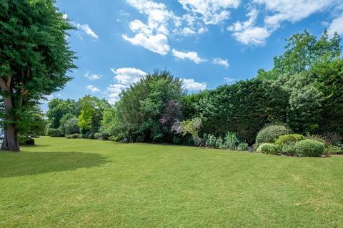 Flat 5, Raleigh House Watts Road, Thames Ditton, KT7 0DB