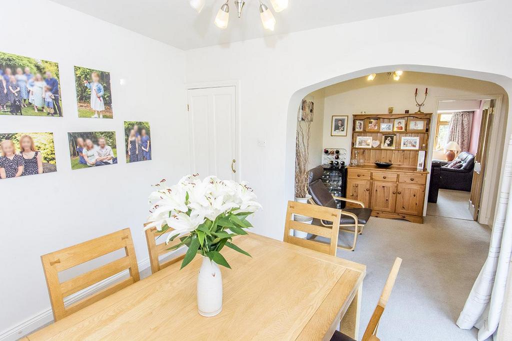 Dining Room Photo 2