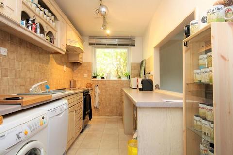 2 bedroom flat to rent, West Hill, Putney, London