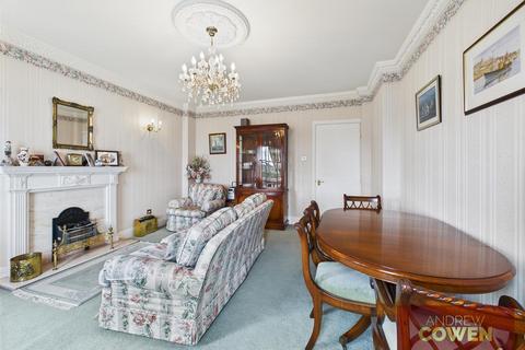 2 bedroom flat for sale, Esplanade, Scarborough YO11