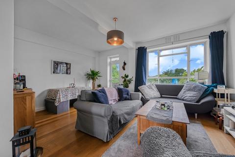 3 bedroom flat for sale, Aubert Court, Avenell Road, Highbury, London