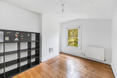 15 Grosvenor Road, Brentford, TW8 0NW