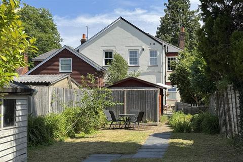 2 bedroom flat for sale, Witley