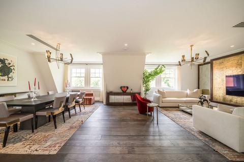 3 bedroom flat for sale, South Street, London W1K