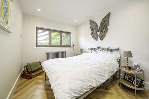 29 Mill Road, Twickenham, TW2 5HA