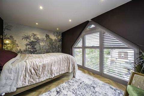 29 Mill Road, Twickenham, TW2 5HA