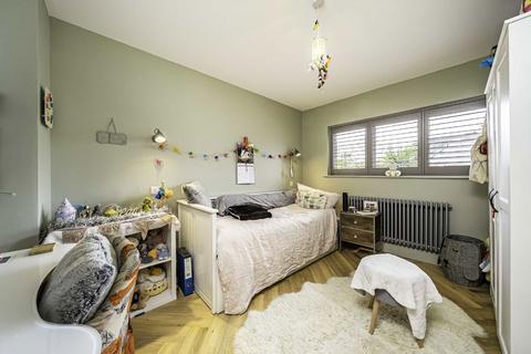 29 Mill Road, Twickenham, TW2 5HA