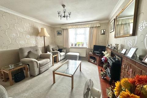 undefined, Dudley Close, Bovingdon HP3