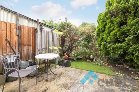 1 bedroom ground floor flat to rent, Kender Street, London SE14