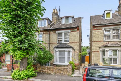 2 Avenue Road, Brentford, TW8 9NS