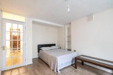 Studio to rent, Gatliff Close, Ebury Bridge Road, London, SW1W