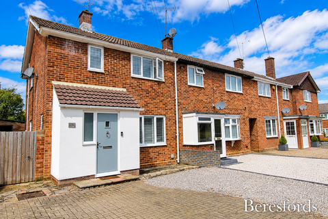 3 bedroom end of terrace house to rent, Lambourne Drive, Hutton, CM13