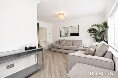 3 bedroom end of terrace house to rent, Lambourne Drive, Hutton, CM13