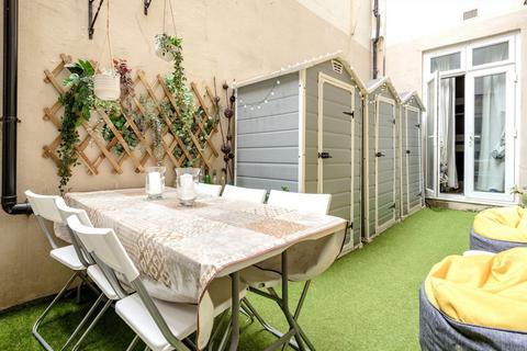 2 bedroom flat for sale, Westbourne Terrace, London W2