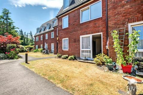 1 bedroom flat for sale, Homelands House, Ferndown BH22