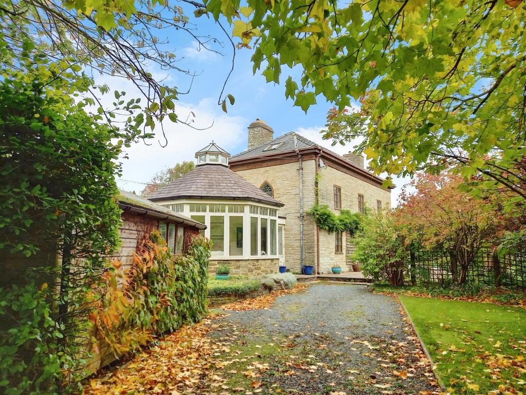 Detached Period Family House