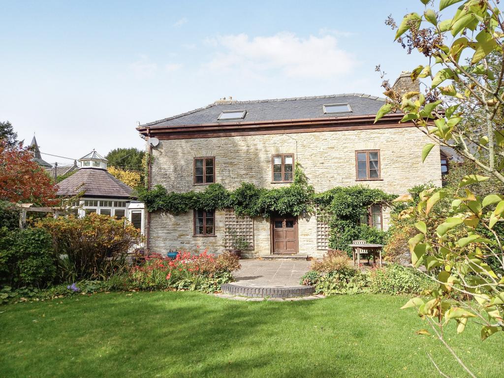 Detached Period Family House