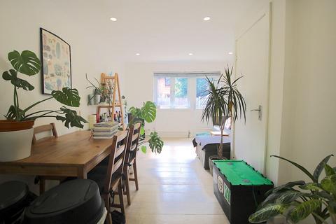 undefined, Cephas Street, London E1