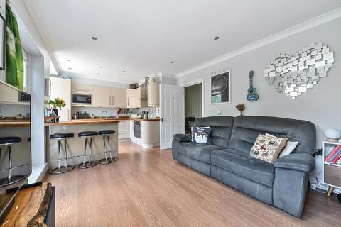 2 bedroom flat for sale, Kingston Hill, Kingston Upon Thames, KT2