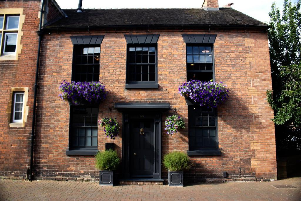Housefront.jpeg