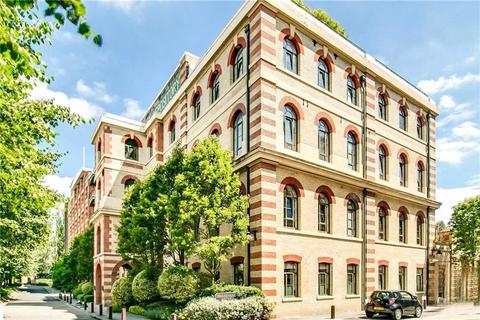 Charles Harrod Court, London SW13