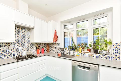 3 bedroom detached house for sale, Dovers Green Road, Reigate RH2