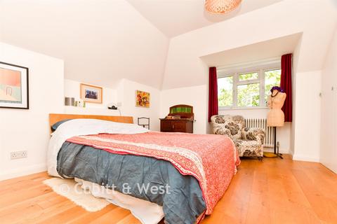 undefined, Dovers Green Road, Reigate RH2