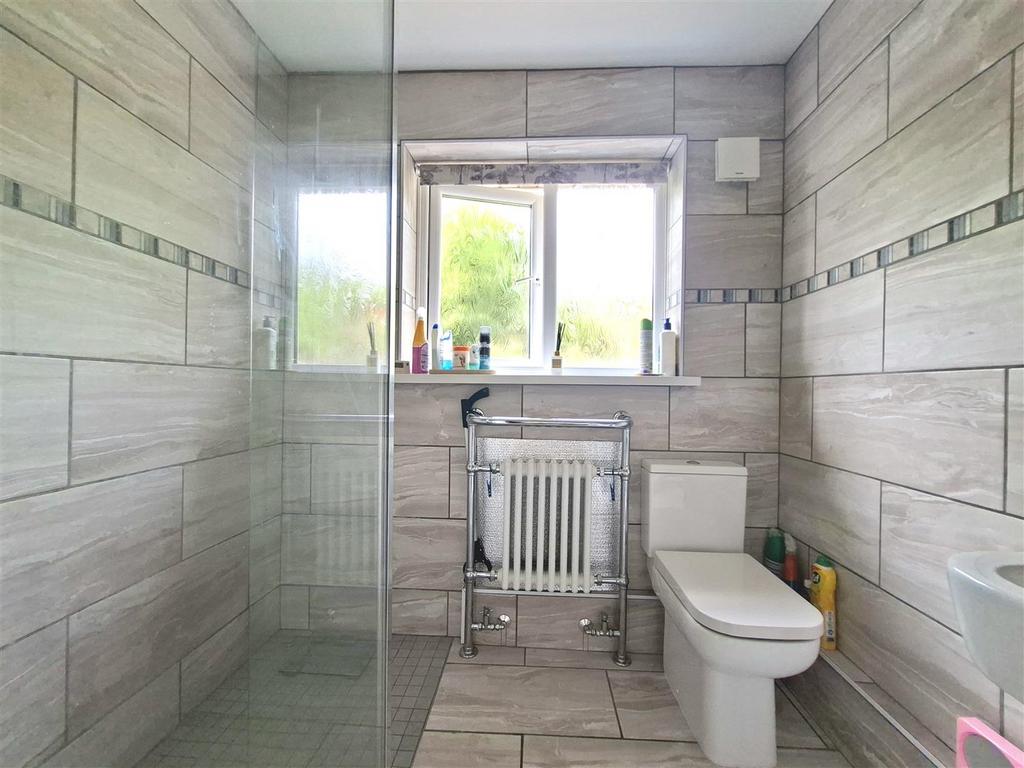 En suite wet room