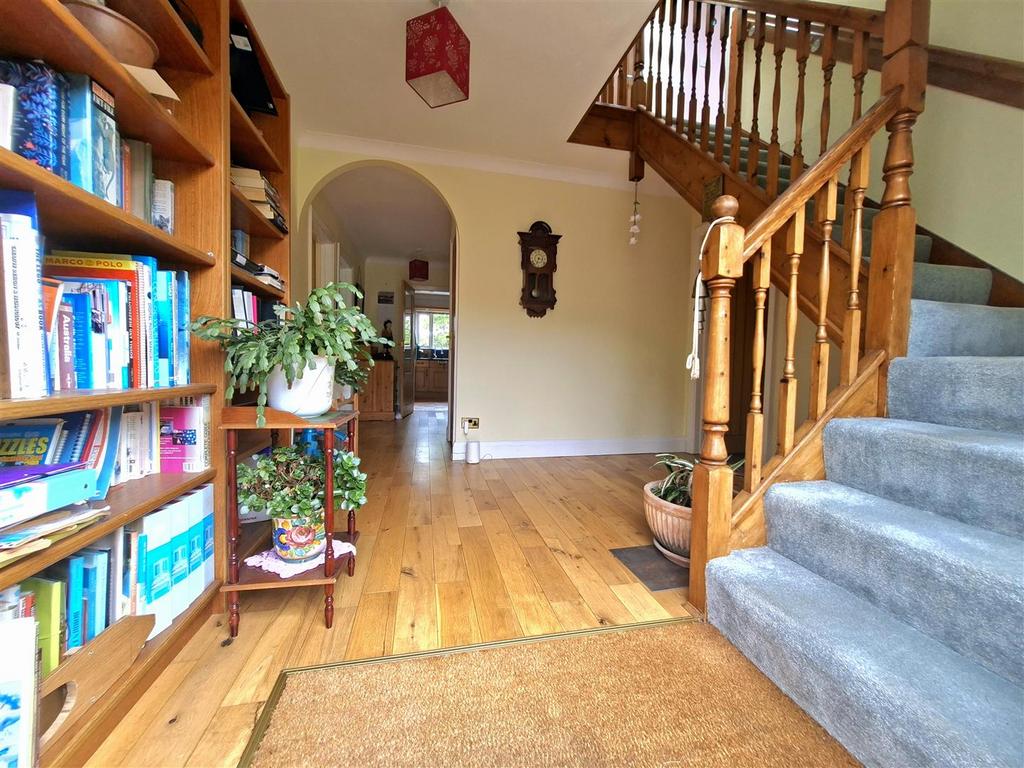 L shape side entrance hallway