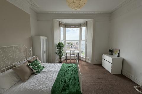 1 bedroom in a house share to rent, Oaklands Terrace, City Centre,