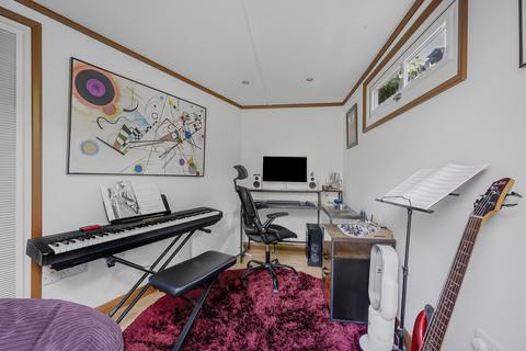 86 Goodrich Road, London, SE22 0ER