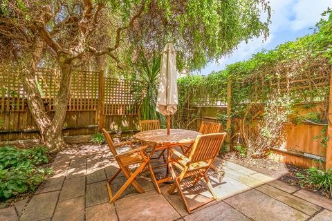 86 Goodrich Road, London, SE22 0ER