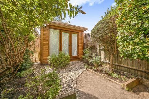 86 Goodrich Road, London, SE22 0ER