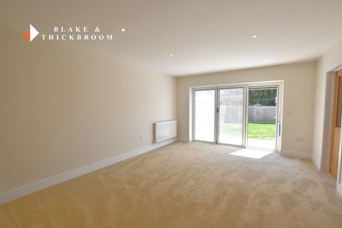3 bedroom detached bungalow for sale, Harwich Road, Little Clacton