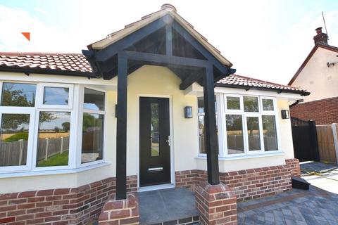 3 bedroom detached bungalow for sale, Harwich Road, Little Clacton