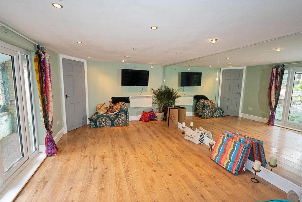Studio 2.jpg