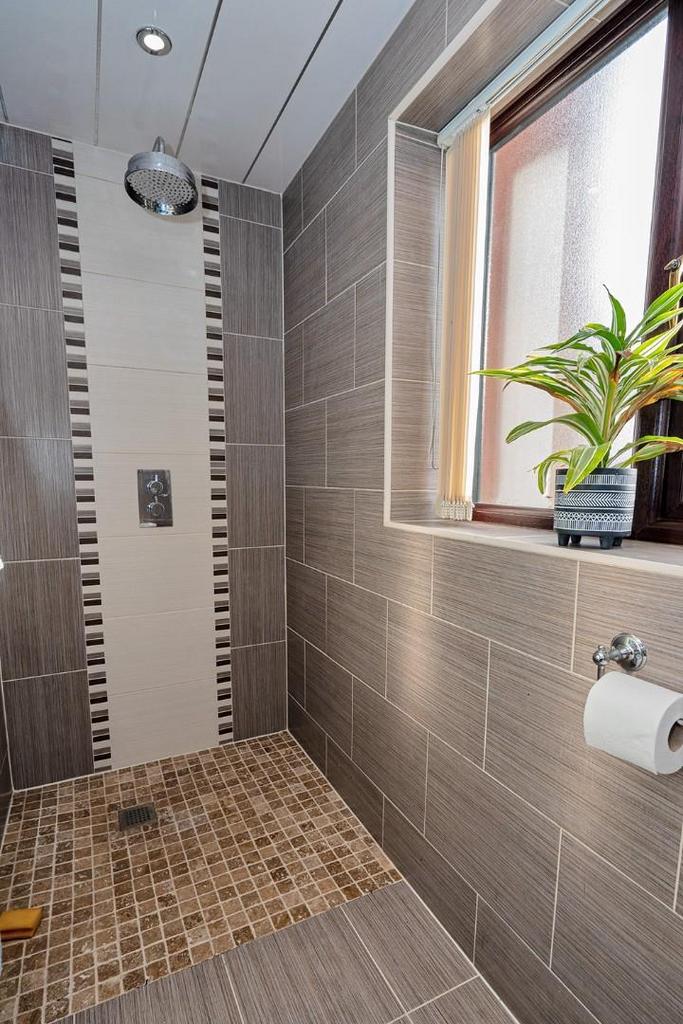 Shower Room 1.jpg