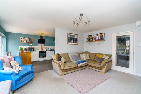 4 bedroom semi-detached house for sale, Woodvale Gardens, Wylam NE41
