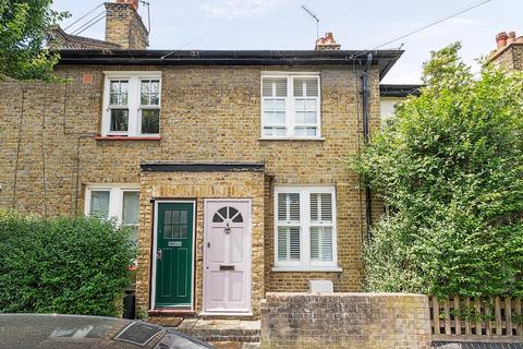 142 Coteford Street, London, SW17 8NY