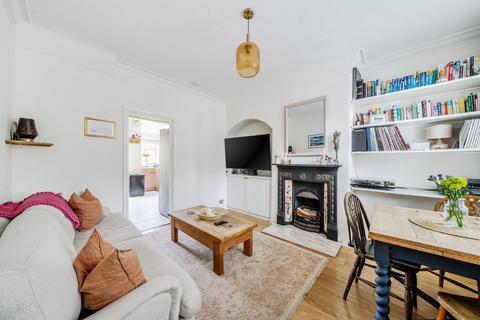 142 Coteford Street, London, SW17 8NY