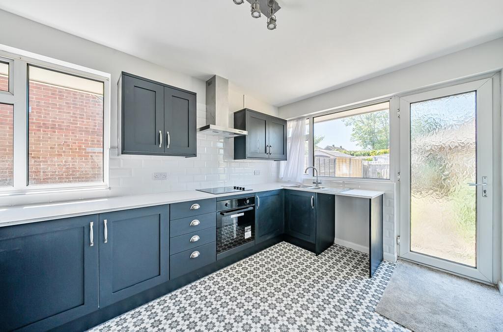 1295023 20 682748...