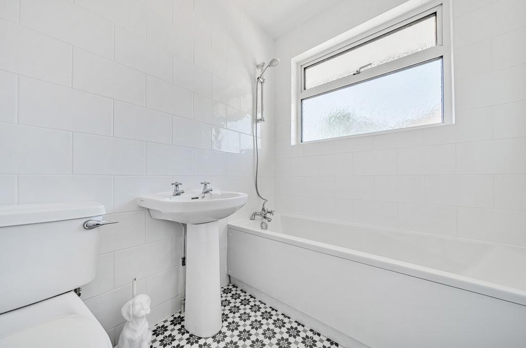 1295023 25 682749...