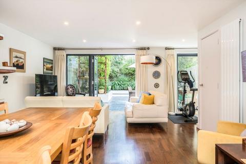 19 Acer Road, London, E8 3GX