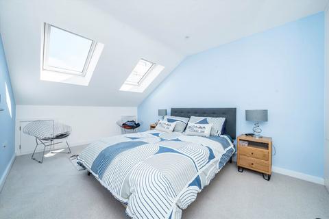 19 Acer Road, London, E8 3GX