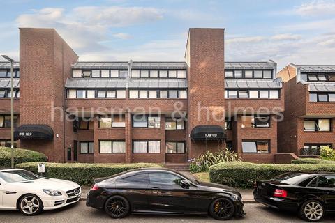 1 bedroom flat for sale, Britten Close, NW11