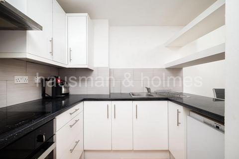 1 bedroom flat for sale, Britten Close, NW11