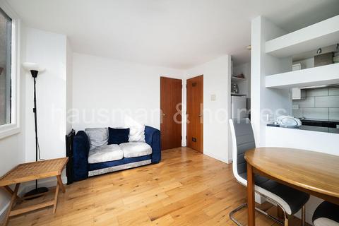1 bedroom flat for sale, Britten Close, NW11