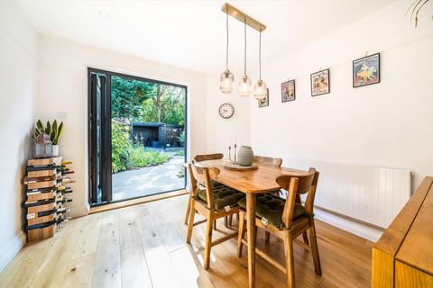 2 bedroom maisonette for sale, Woodleigh Gardens, London SW16