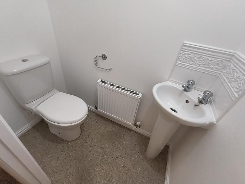 LOO.jpg