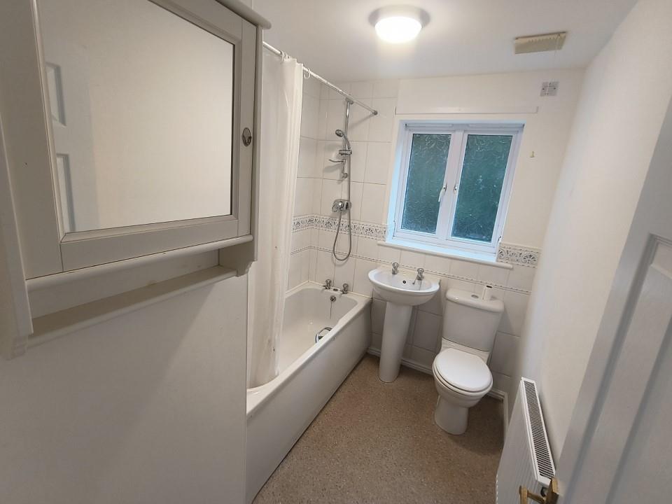 BATHROOM 2.jpg
